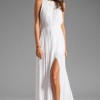 Jednostavne duge bijele haljine